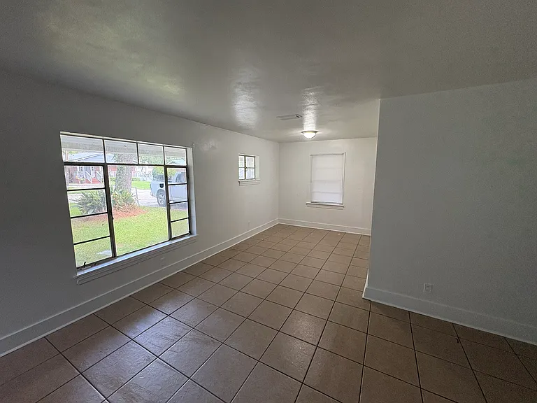414 Morgan Ave — Photo 8