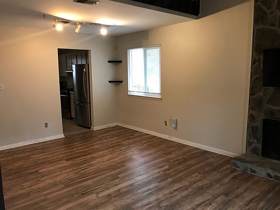 2nd image of 1259 Creekside Ct SE