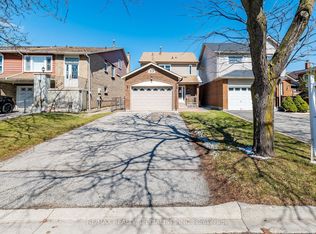 11 Foxacre Row, Brampton, ON L6V 3V7