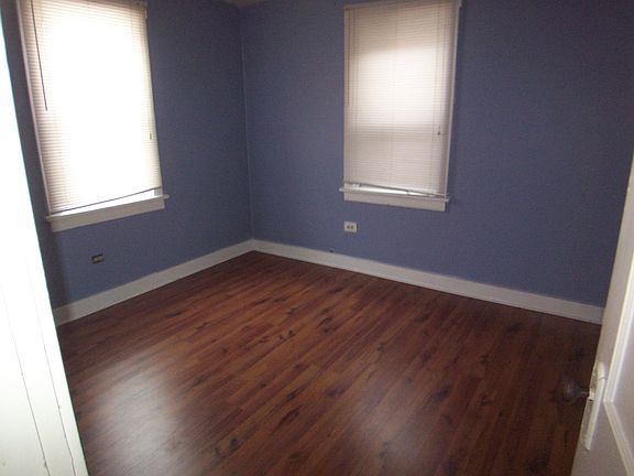 5th image of 3315 Niagara St