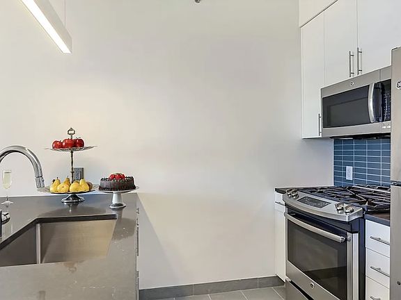 4th image of 180 Myrtle Ave #4C