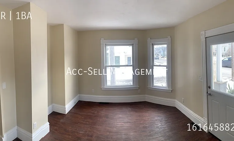 104 Diamond Ave SE #1 — Photo 5