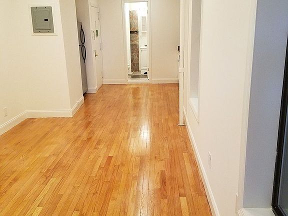 3rd image of 21 1st Ave APT 25