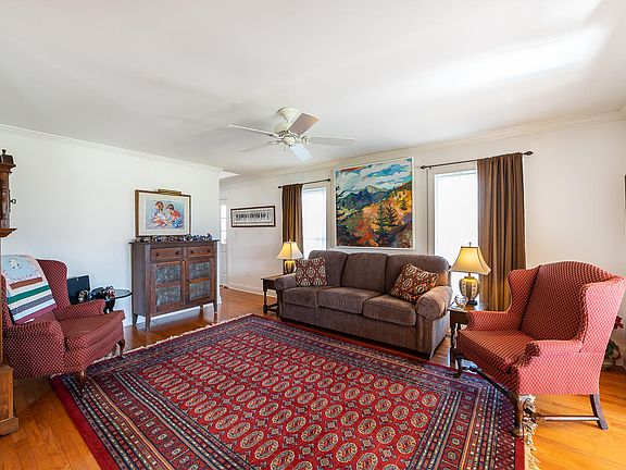 5th image of 120 Wheatlan Dr