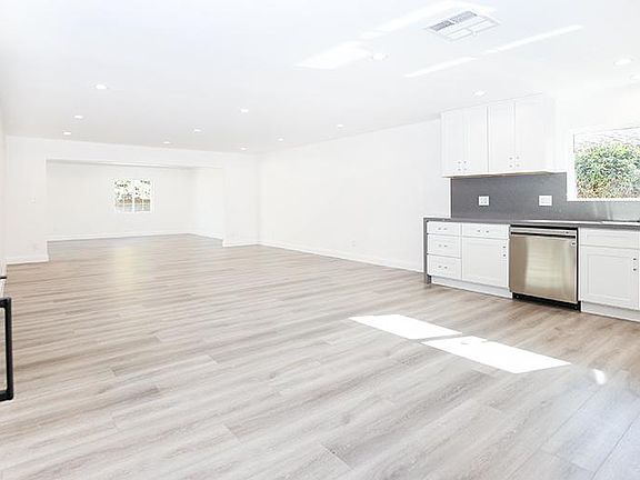 5th image of 8540 Calvin Ave