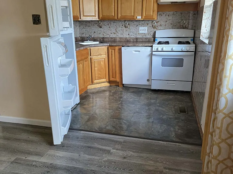 1816 Berwyn St #2 — Photo 8