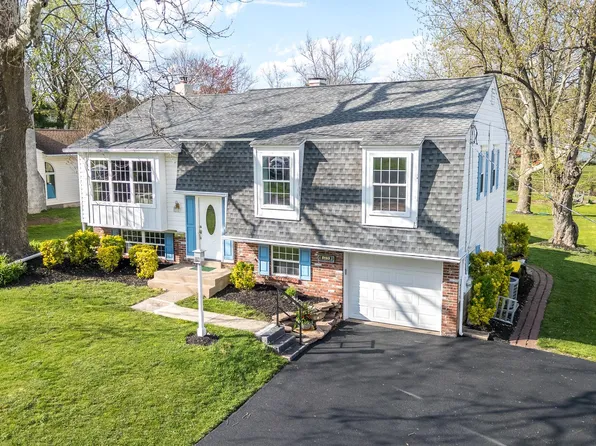 2133 Grey Horse Dr, Warrington, PA 18976