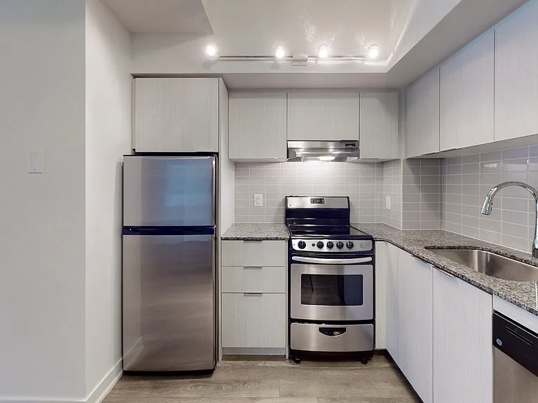 31 Phipps St — Photo 12