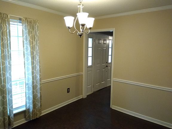 5th image of 113 Maple Creek Dr