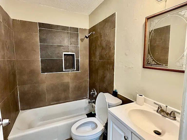 1448 Menager Rd — Photo 10