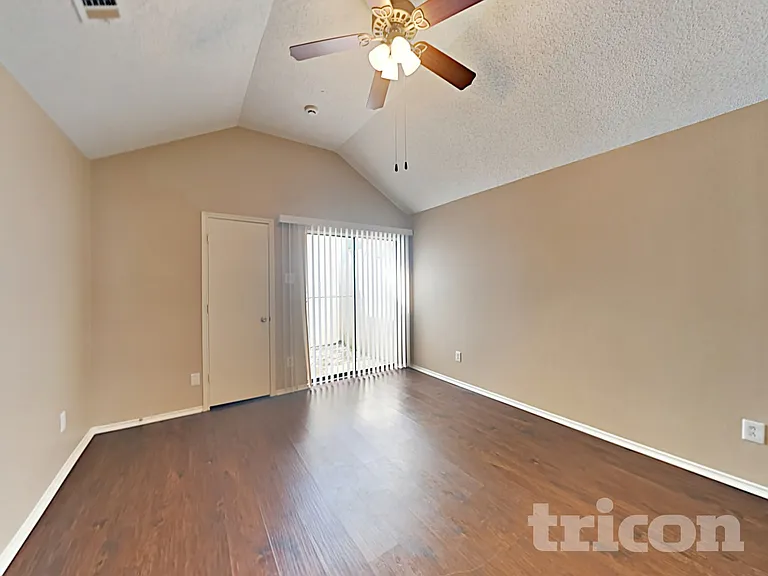 1734 Windmill Ln — Photo 6