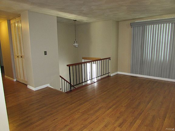 Beautiful laminate flooring and new windows!