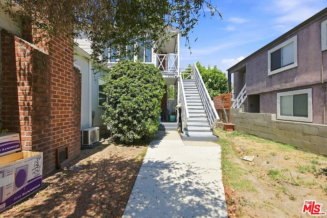 2 bed, 1.0 bath, 875 sqft, $2,695 — Photo 1