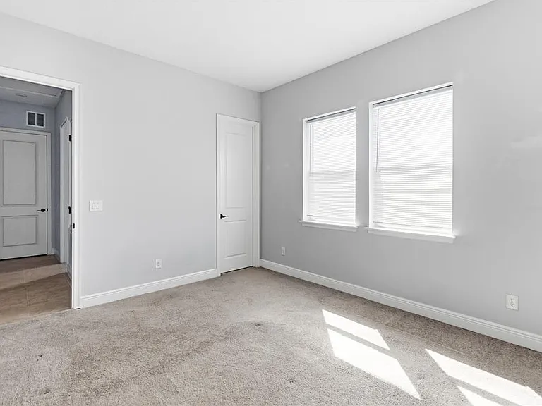 13030 Stoddart Ave — Photo 10