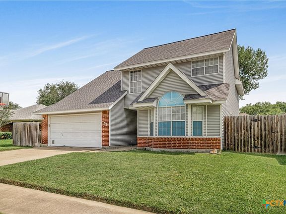 3rd image of 108 Portsmouth Cir