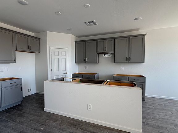3rd image of 47373 W KENNER Drive