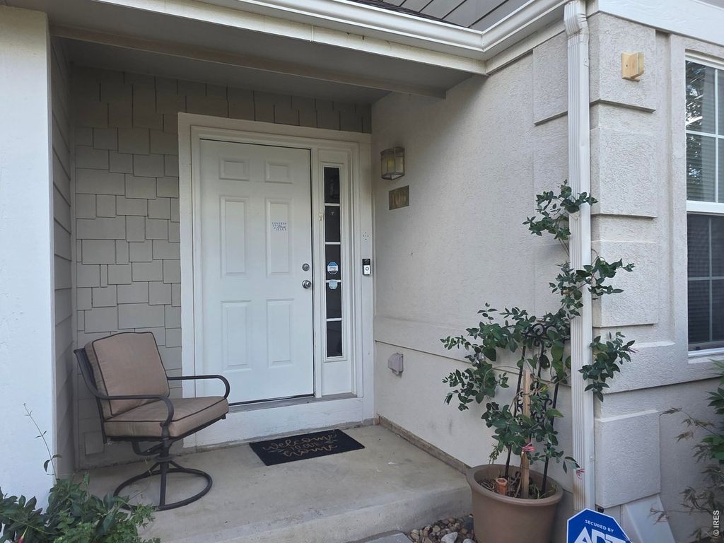 2125 Tonopas Ct #103