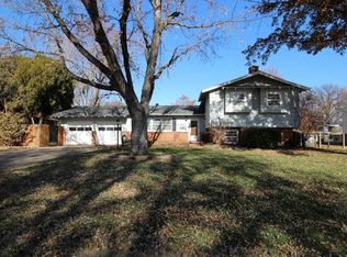 8102 E Morningside Dr, Wichita, KS 67207