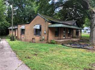 1032 Galloway St, Eden, NC 27288