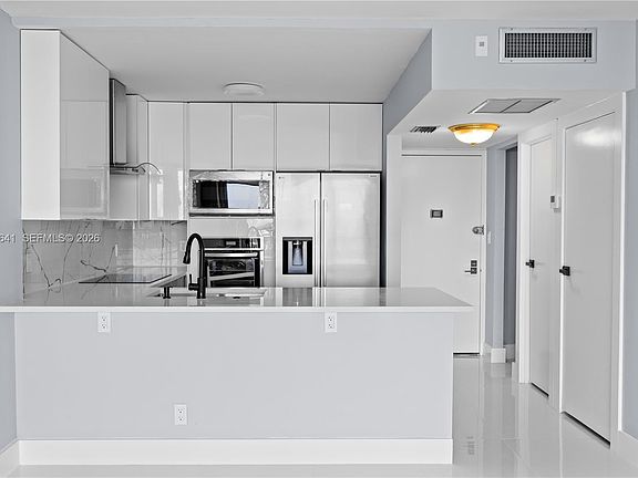 5th image of 20335 N Country Club Dr APT 1905