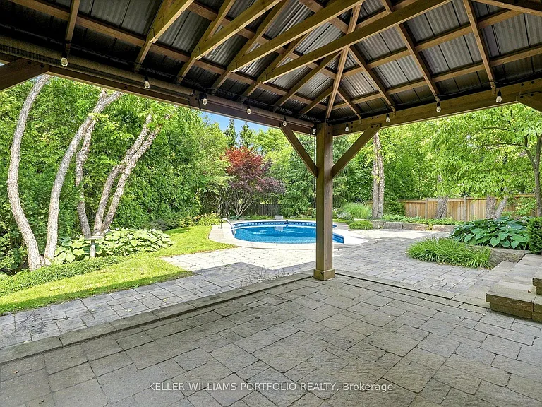 287 Royal Albert Ct — Photo 46
