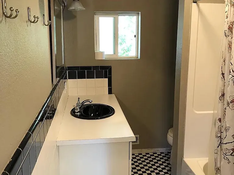 3851 Linda Vista Ln — Photo 6