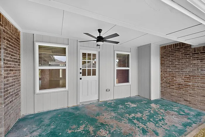 2200 Winona Dr — Photo 40
