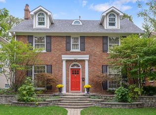 1534 Forest Ave, Wilmette, IL 60091