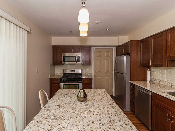 5th image of 22532 Latonia Ct