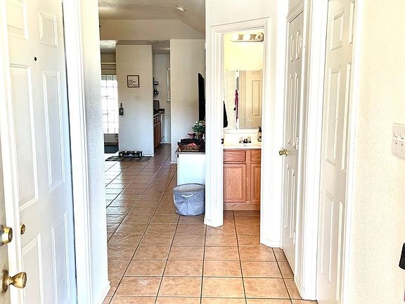 5th image of 1075 Misty Acres Dr