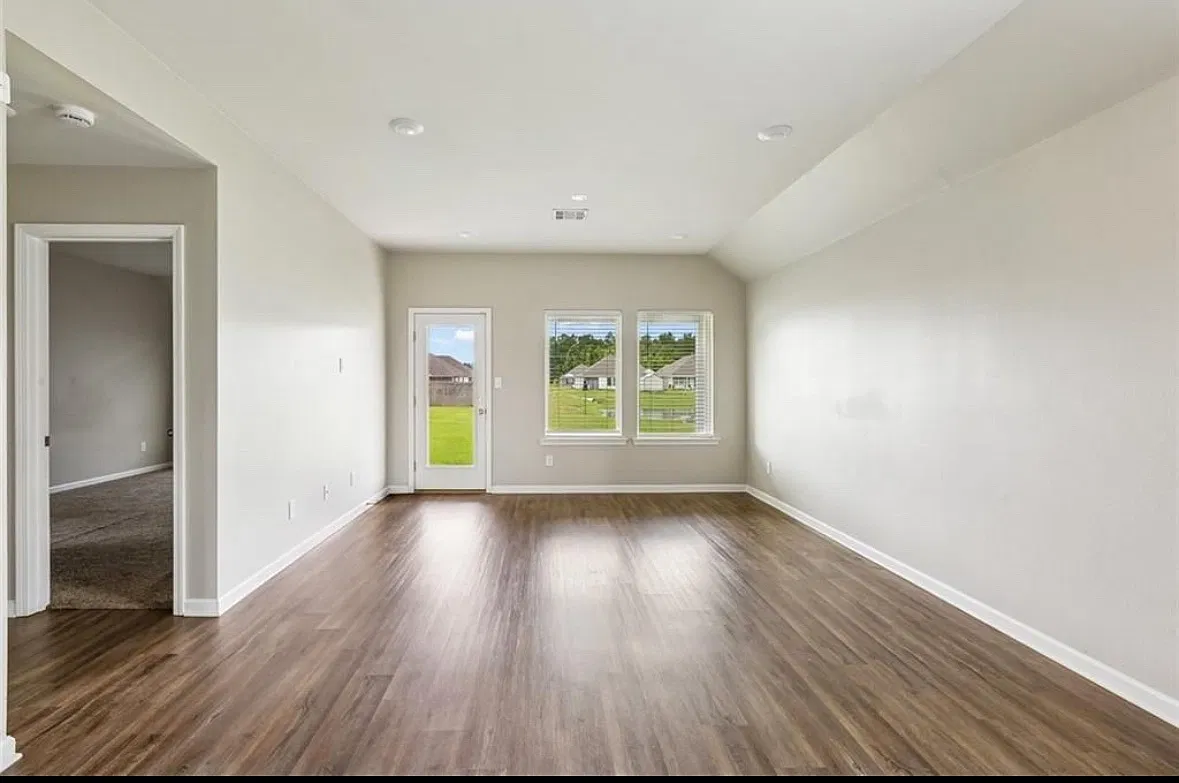 4 bed, 1585 sqft, $1,995 — Photo 3