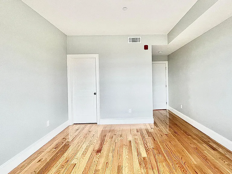 495 Geneva Ave #5 — Photo 6