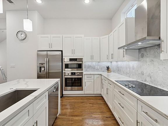 5th image of 1719 Caddo St #102