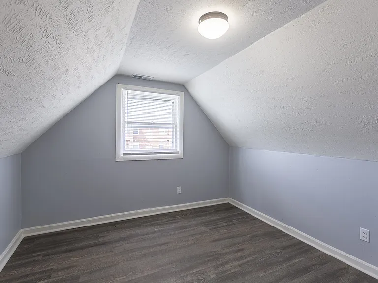 1147 Park Ave — Photo 34