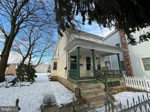 25 E Laurel St, Tremont, PA 17981