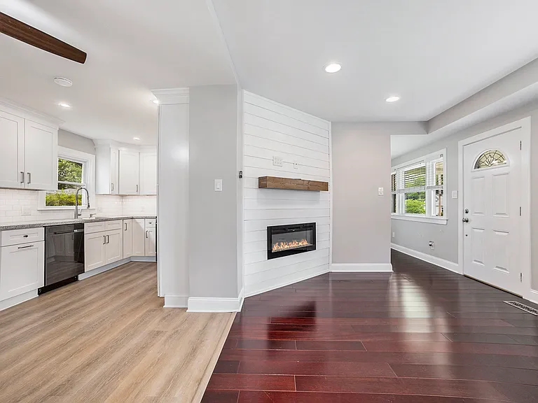 524 Continental Rd — Photo 2