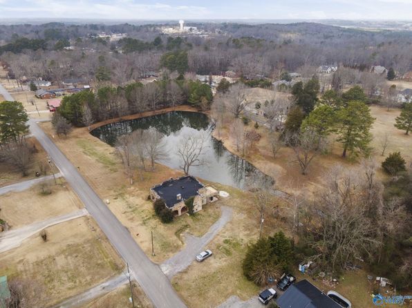 2032 Peach Orchard Rd NW, Hartselle, AL 35640