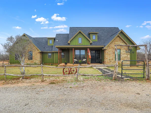 5734 FM 2200 W, Moore, TX 78057