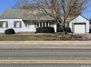 306 5th Ave, East Northport, NY 11731