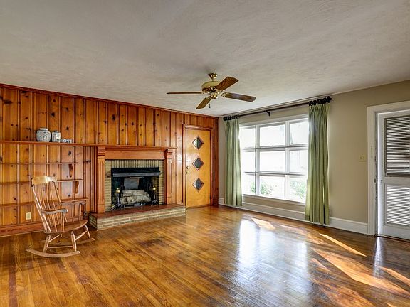 4th image of 538 Lucerne Dr