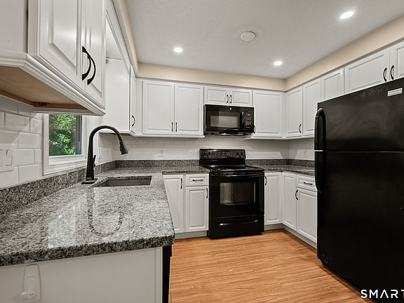 5th image of 65 Brentwood Drive #65