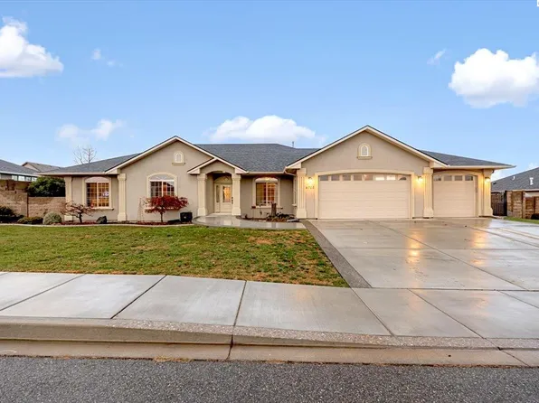 4705 Indian Ridge Dr, Pasco, WA 99301