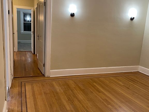 2nd image of 60 Saint Pauls Pl