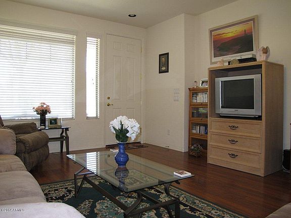 3rd image of 2541 E Flintlock Pl