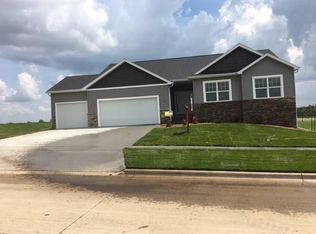 789 Bowhunter Dr, Marion, IA 52302