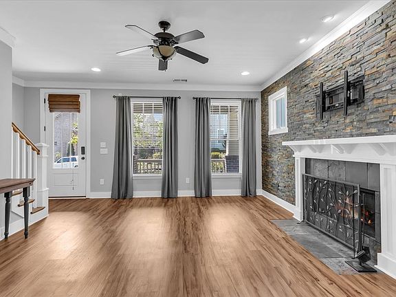 5th image of 2106 Glenn Haven Dr