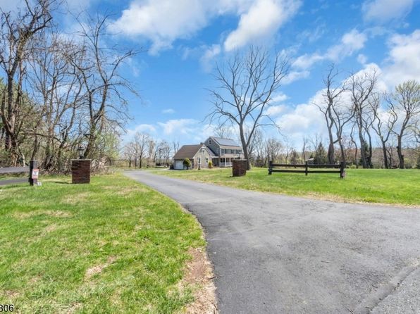 4 Laurelton Trl, Raritan Twp., NJ 08822