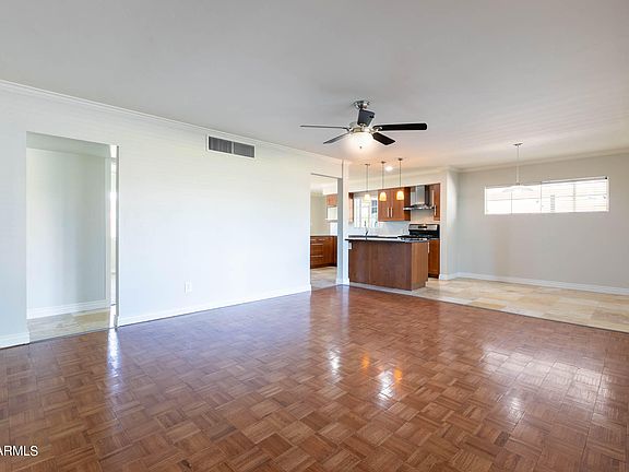 5th image of 4713 E CAMBRIDGE Avenue