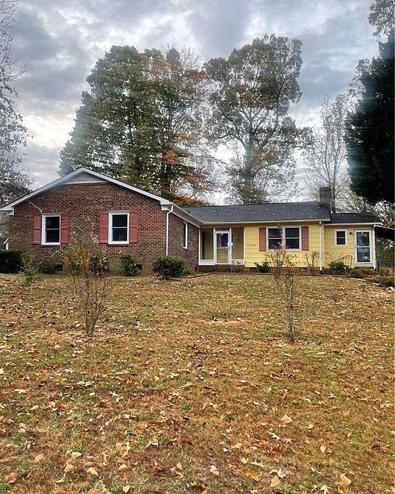 1st image of 416 Woodlake Dr
