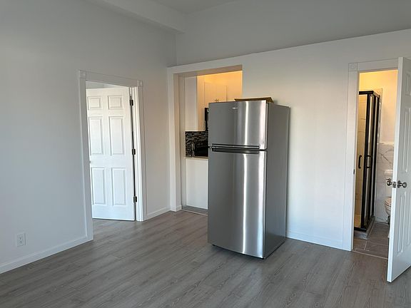 2nd image of 9 Covert Ave Floor 1